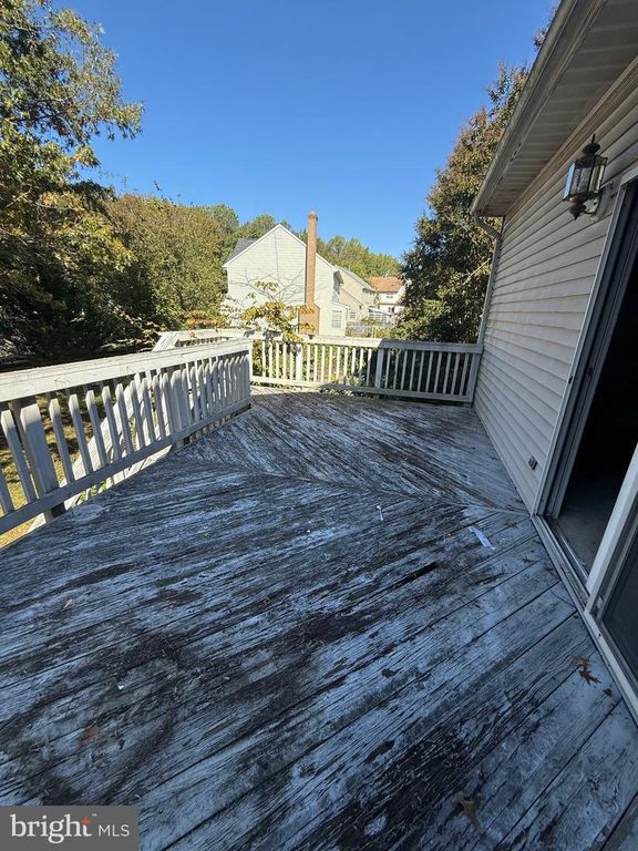 Image 14 of property listing at 16101 ALLENGLEN CT, Bowie, MD 20716