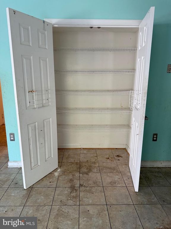 Image 18 of property listing at 16101 ALLENGLEN CT, Bowie, MD 20716