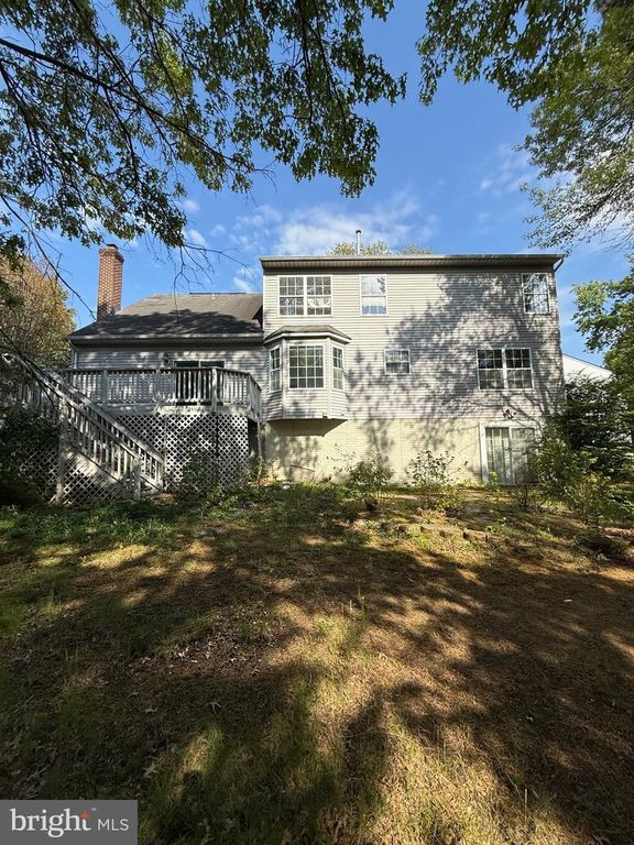 Image 3 of property listing at 16101 ALLENGLEN CT, Bowie, MD 20716