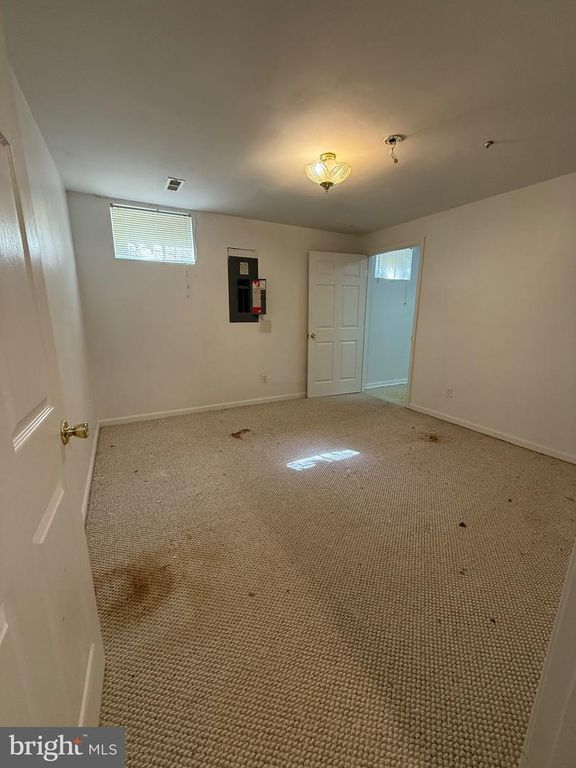 Image 36 of property listing at 16101 ALLENGLEN CT, Bowie, MD 20716