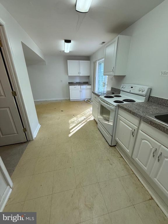 Image 40 of property listing at 16101 ALLENGLEN CT, Bowie, MD 20716