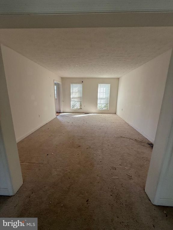 Image 7 of property listing at 16101 ALLENGLEN CT, Bowie, MD 20716