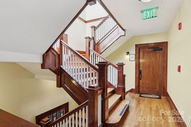 203 6th Avenue W 2A, Hendersonville, NC 28739