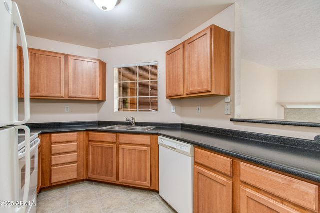 3845 E GREENWAY Road 107, Phoenix, AZ 85032