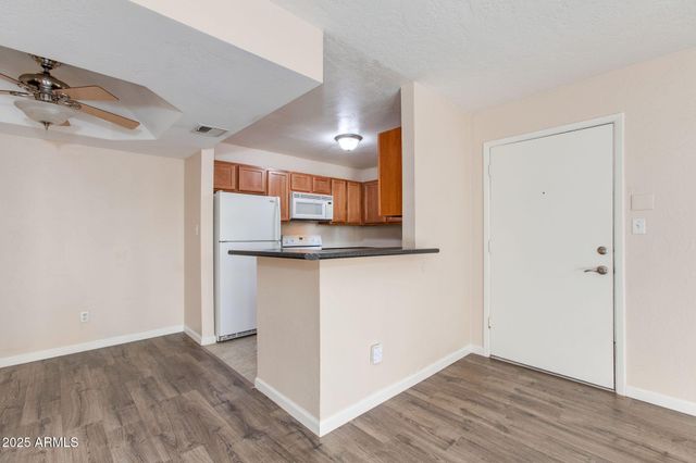 3845 E GREENWAY Road 107, Phoenix, AZ 85032