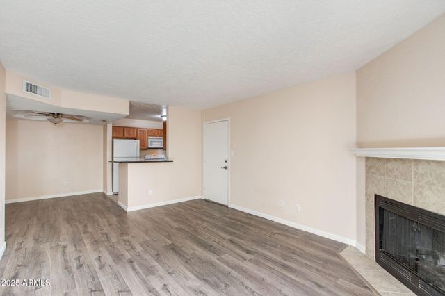 3845 E GREENWAY Road 107, Phoenix, AZ 85032