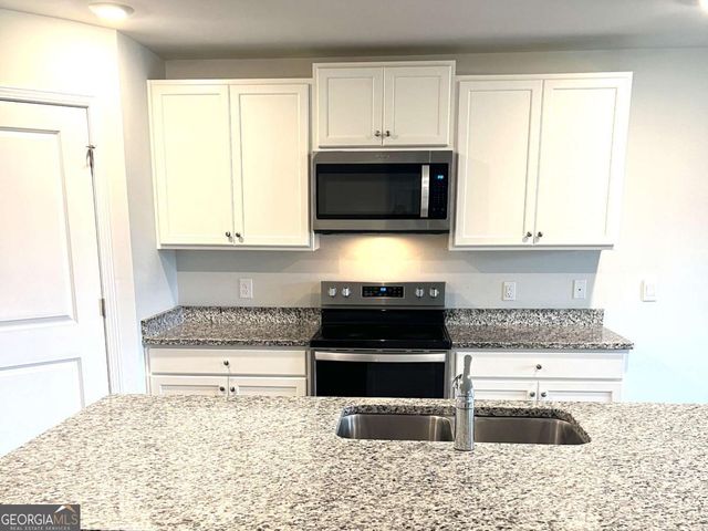 704 Chickadee Street, Bloomingdale, GA 31302