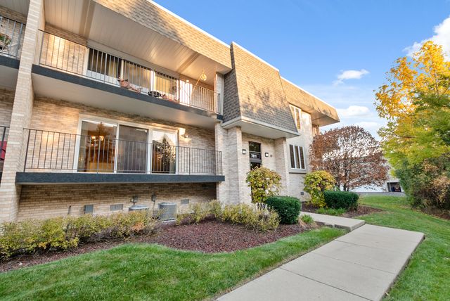 7811 W 157th Street 1N, Orland Park, IL 60462