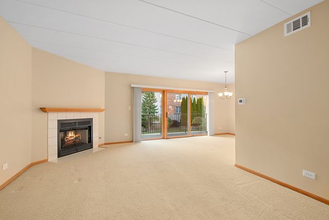 7811 W 157th Street 1N, Orland Park, IL 60462