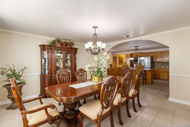 504 Blarney, Floresville, TX 78114