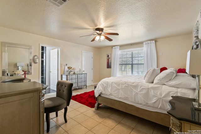 504 Blarney, Floresville, TX 78114