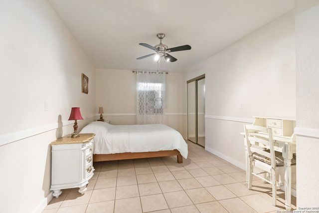 504 Blarney, Floresville, TX 78114