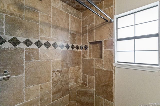 504 Blarney, Floresville, TX 78114