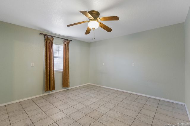 504 Blarney, Floresville, TX 78114