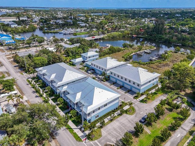 4707 SE Manatee Way, Stuart, FL 34997