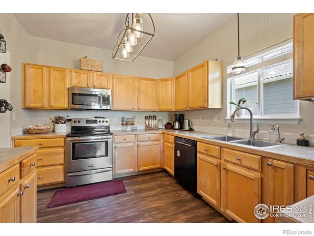 8648 W 17th St Dr, Greeley, CO 80634