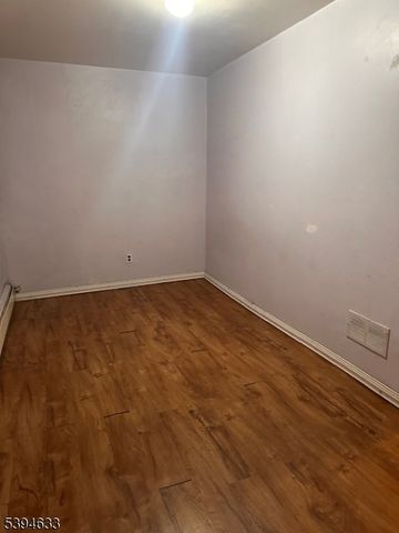 270 Midland Ave, Garfield City, NJ 07026