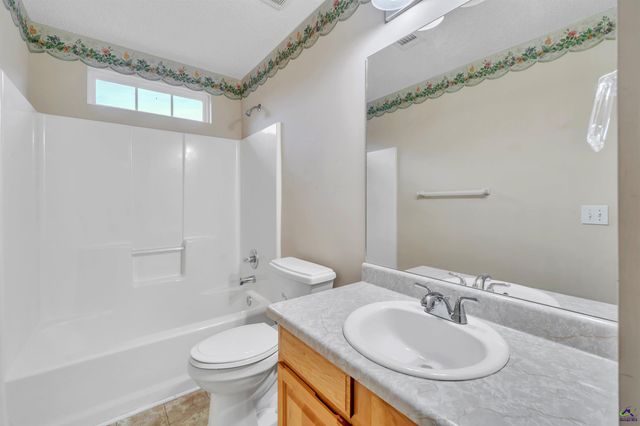 106 Mulligan Court, Bonaire, GA 31088