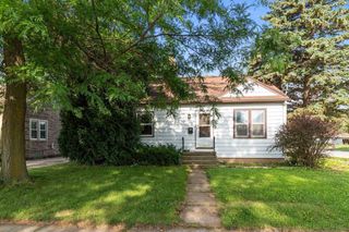 852 MANITOWOC STREET, Menasha, WI 54952