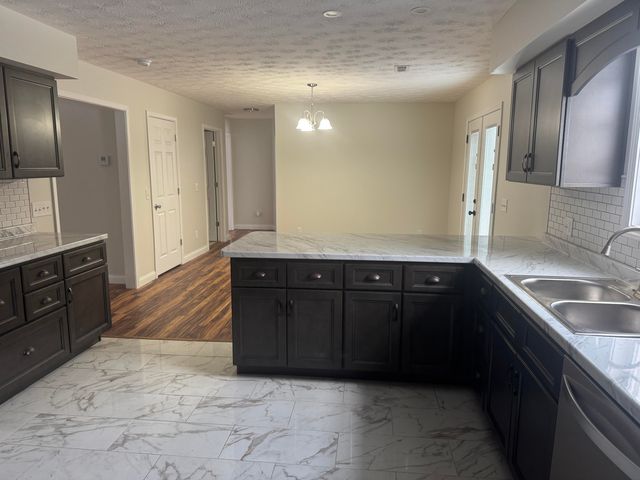 3521 Cabin Creek Road, London, KY 40741