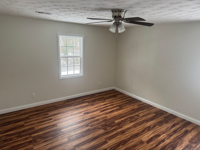 3521 Cabin Creek Road, London, KY 40741