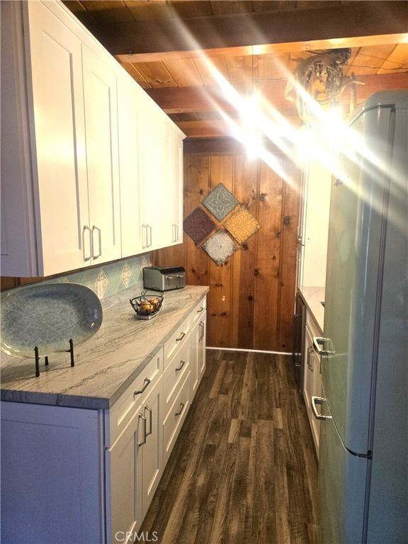 Image 10 of property listing at 1671 Twin Lakes, Wrightwood, CA 92397