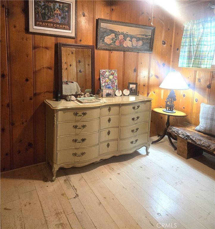 Image 17 of property listing at 1671 Twin Lakes, Wrightwood, CA 92397