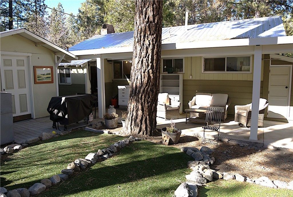 Image 25 of property listing at 1671 Twin Lakes, Wrightwood, CA 92397