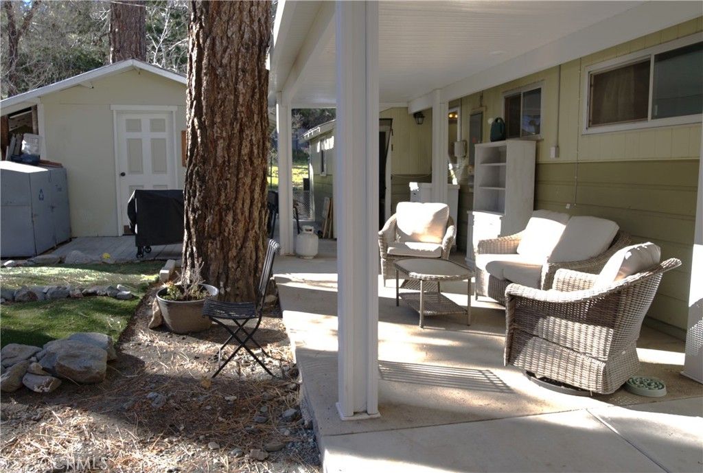 Image 26 of property listing at 1671 Twin Lakes, Wrightwood, CA 92397