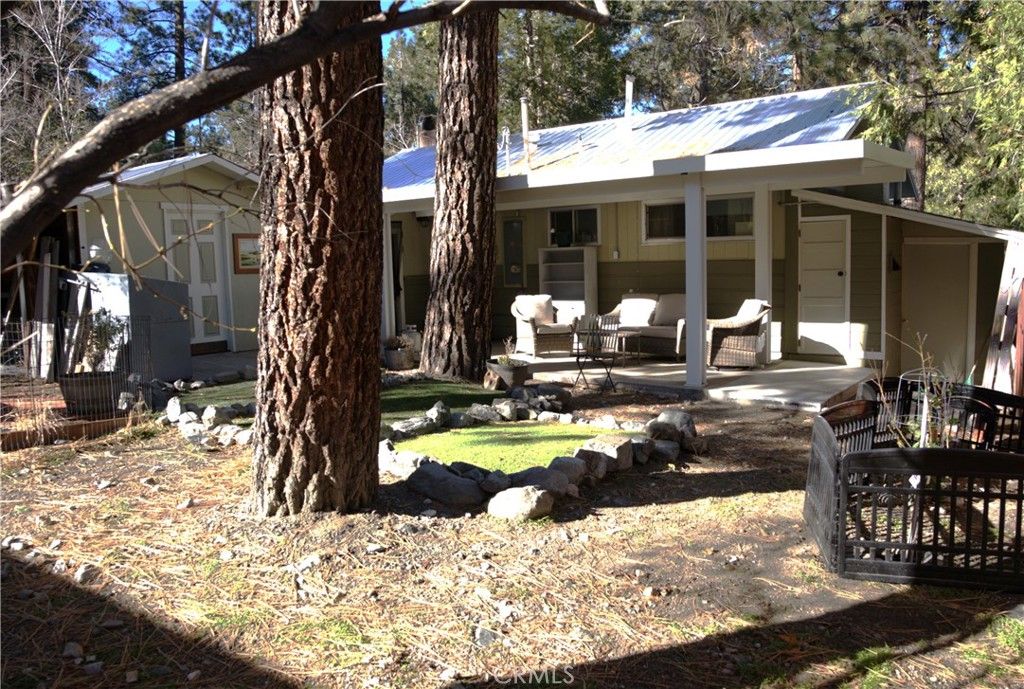 Image 27 of property listing at 1671 Twin Lakes, Wrightwood, CA 92397