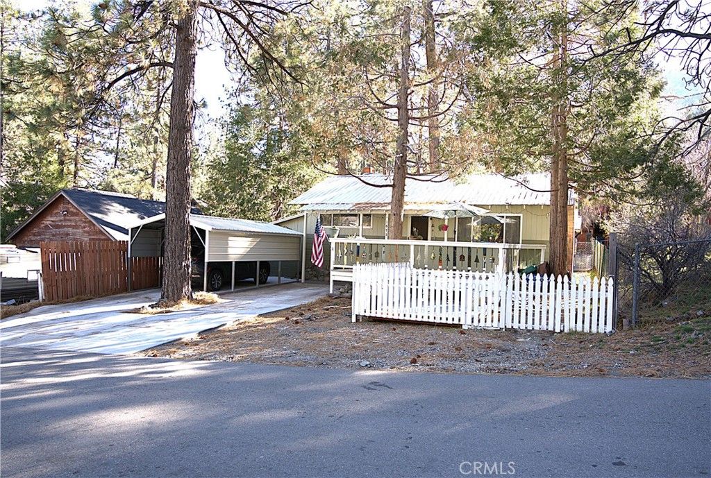 Image 30 of property listing at 1671 Twin Lakes, Wrightwood, CA 92397