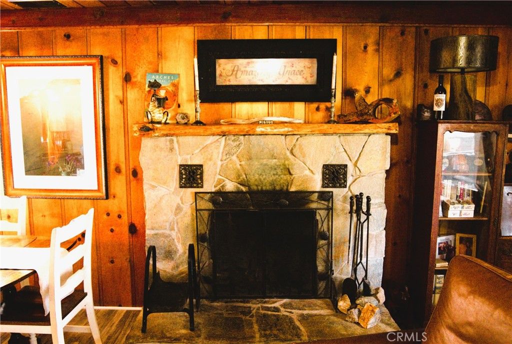 Image 6 of property listing at 1671 Twin Lakes, Wrightwood, CA 92397