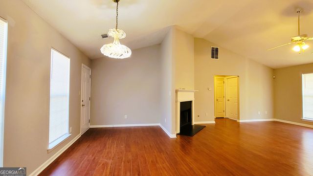 5609 Eagles Feather Lane, Riverdale, GA 30274