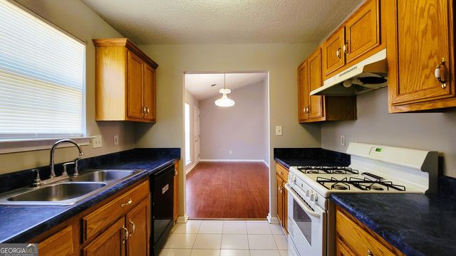 5609 Eagles Feather Lane, Riverdale, GA 30274