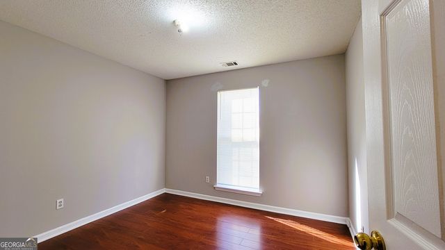 5609 Eagles Feather Lane, Riverdale, GA 30274