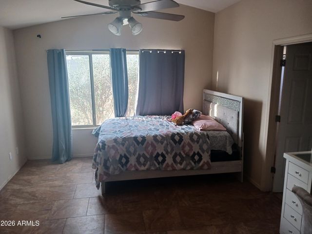 1240 W DIAMOND Avenue, Apache Junction, AZ 85120