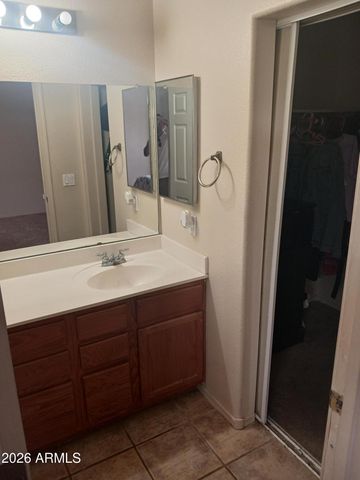 1240 W DIAMOND Avenue, Apache Junction, AZ 85120