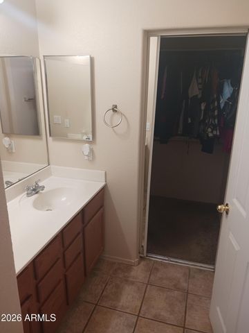 1240 W DIAMOND Avenue, Apache Junction, AZ 85120