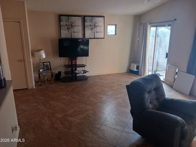 1240 W DIAMOND Avenue, Apache Junction, AZ 85120