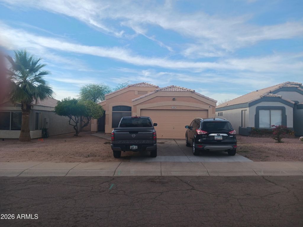 1240 W DIAMOND Avenue, Apache Junction, AZ 85120