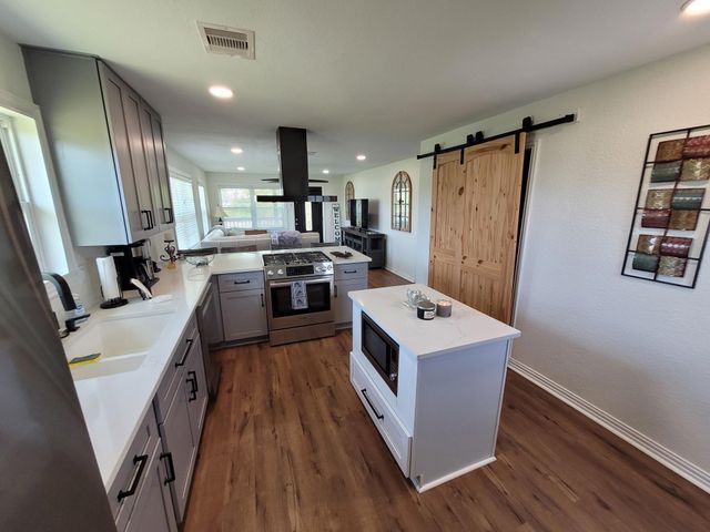 4139 Gum Drive, Dickinson, TX 77539