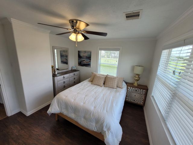 4139 Gum Drive, Dickinson, TX 77539