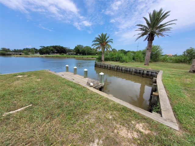 4139 Gum Drive, Dickinson, TX 77539