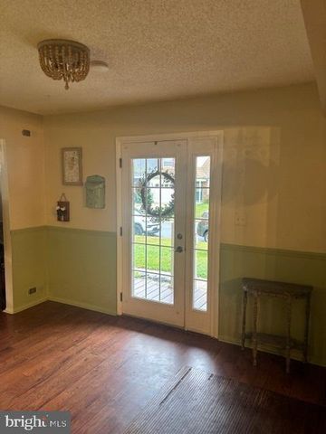 5 MADISON ST, Swedesboro, NJ 08085