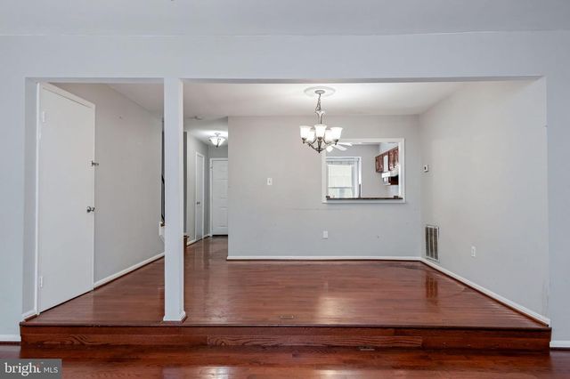 4749 GAINSBOROUGH DR, Fairfax, VA 22032
