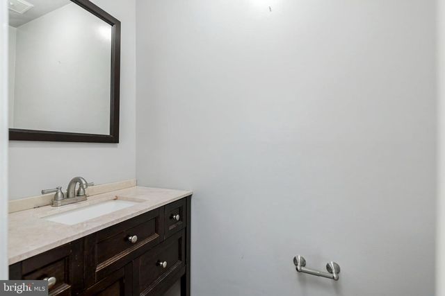 4749 GAINSBOROUGH DR, Fairfax, VA 22032
