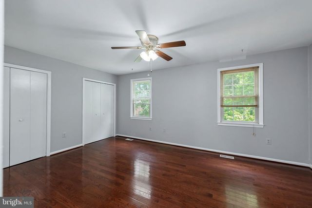 4749 GAINSBOROUGH DR, Fairfax, VA 22032