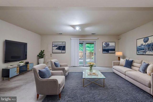 4749 GAINSBOROUGH DR, Fairfax, VA 22032