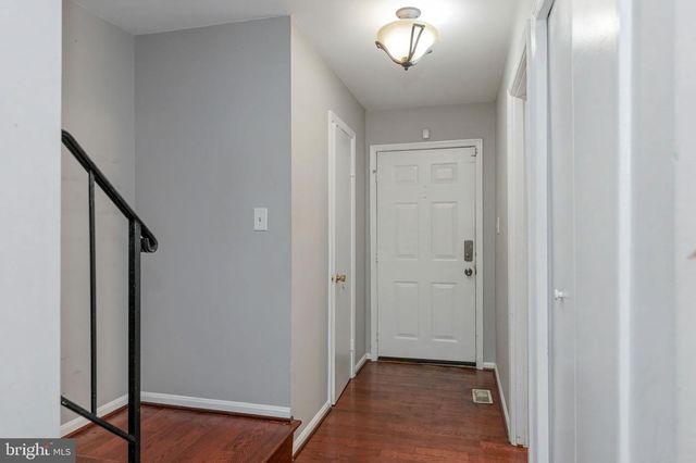 4749 GAINSBOROUGH DR, Fairfax, VA 22032