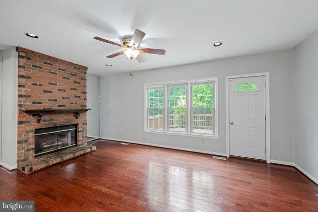 4749 GAINSBOROUGH DR, Fairfax, VA 22032
